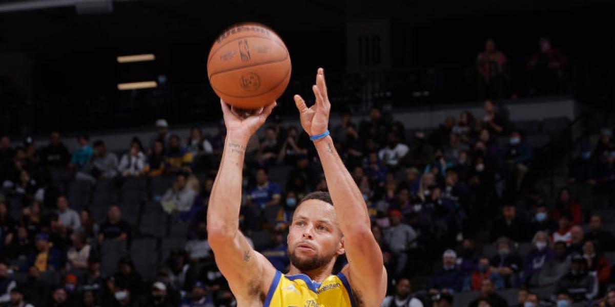 Curry suma y sigue con unos Warriors invictos