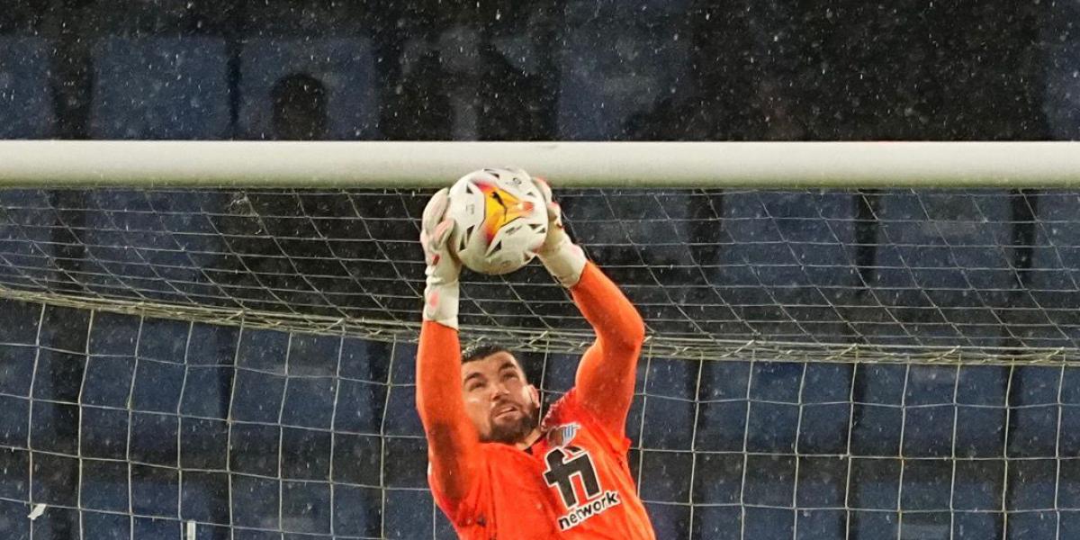Descanso, 0-0: Ryan salva del 1-0 a la Real