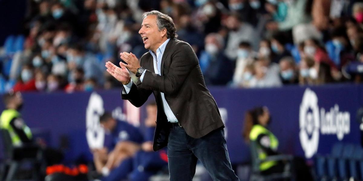 Pereira no espera “un salvador” en el mercado de invierno y ve “brotes verdes”