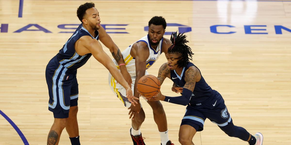 Morant decide el recital en casa de Curry