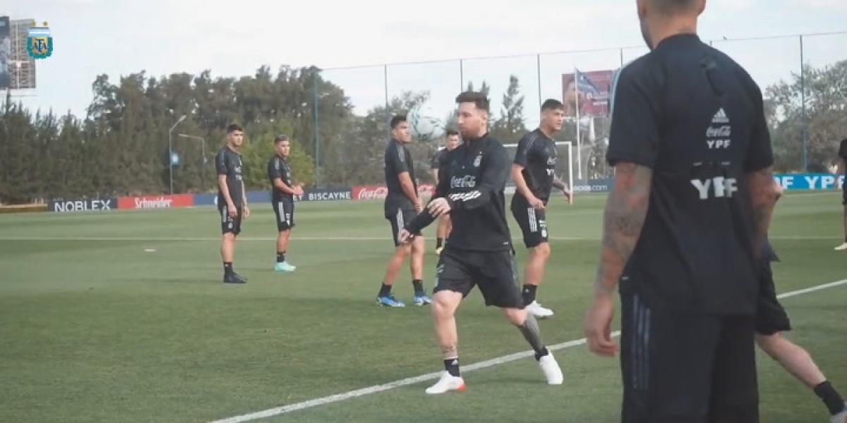 Messi completa el entrenamiento con Argentina