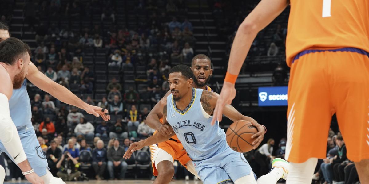 Crowder y Booker lideran a los Suns, que amplían su racha ganadora