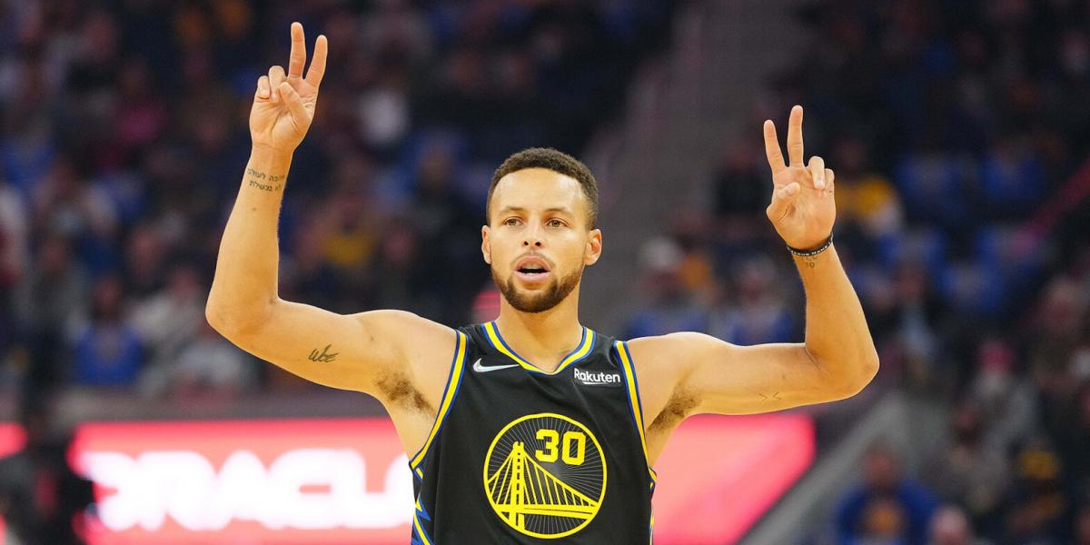 Steph Curry supera a Ray Allen como máximo triplista de la historia