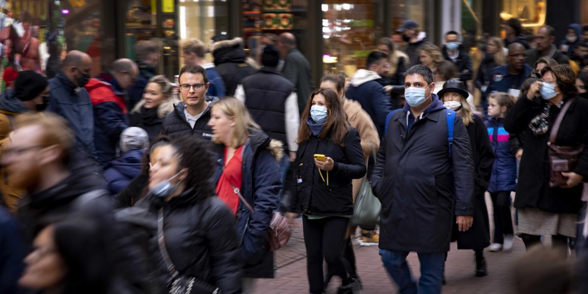 El aumento de contagios de coronavirus en los Países Bajos provoca el cierre de tiendas y restaurantes