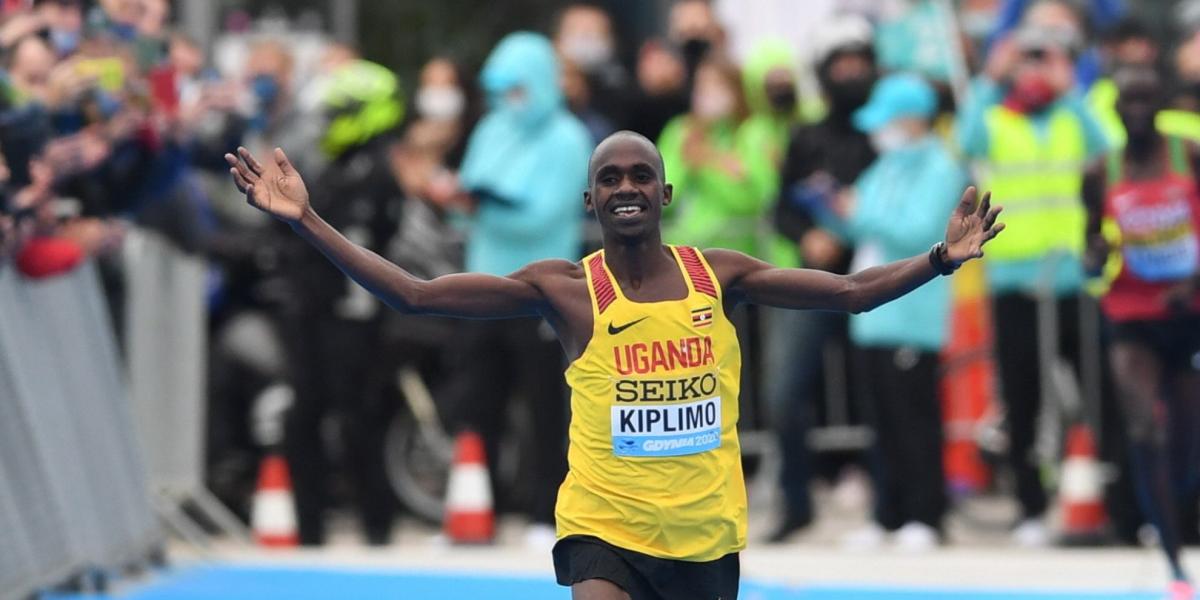 Jacob Kiplimo bate el récord del mundo de media maratón en Lisboa