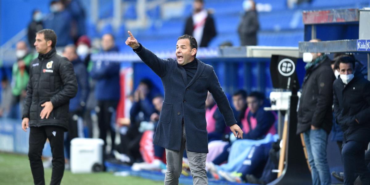 El Linares se inspira en el Jaén para seguir en la Copa a costa del Deportivo