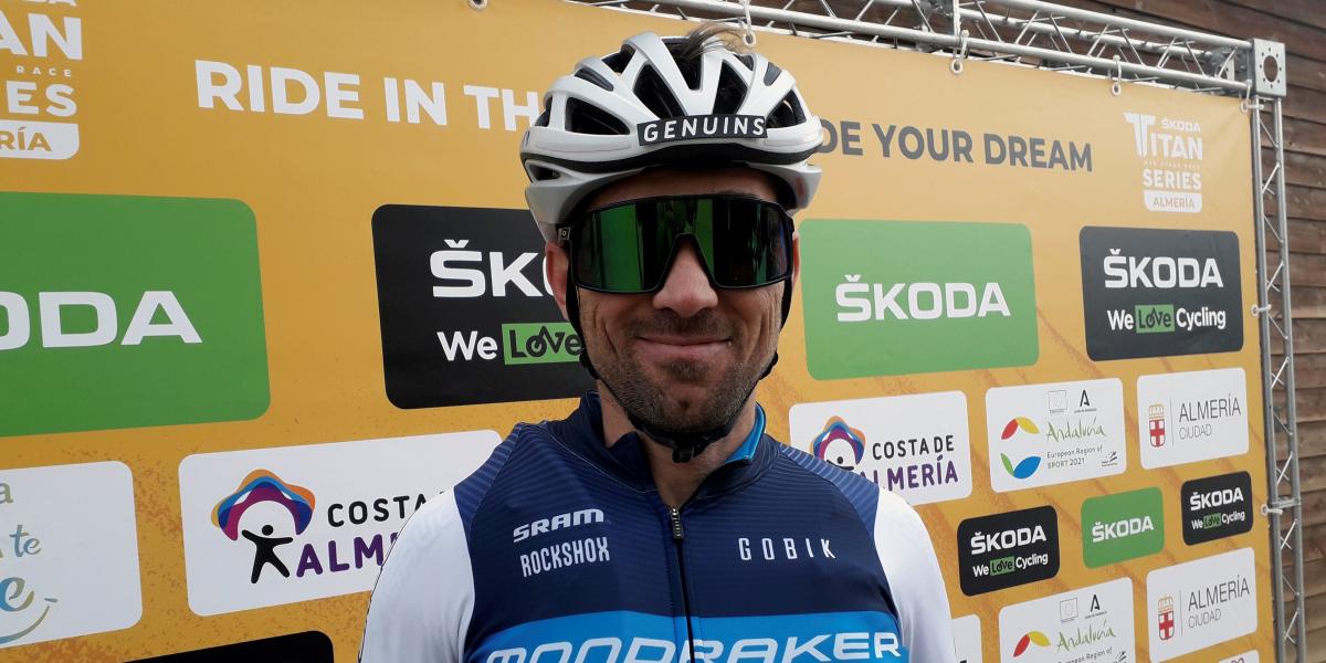 David Arroyo, sheriff en el Desierto de Tabernas y Pujol sigue líder