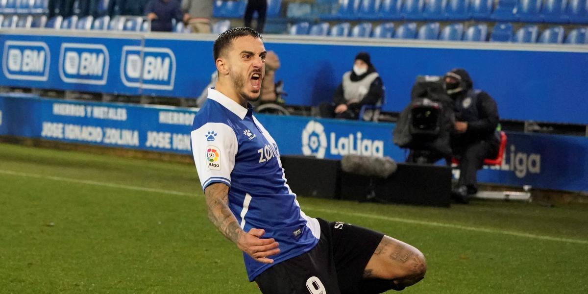 Joselu se convierte en el máximo goleador histórico del Alavés en Primera