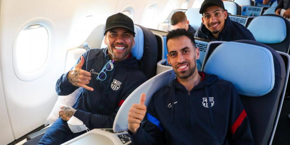 El Barça ya viaja hacia Arabia Saudí con la gran novedad de Dani Alves
