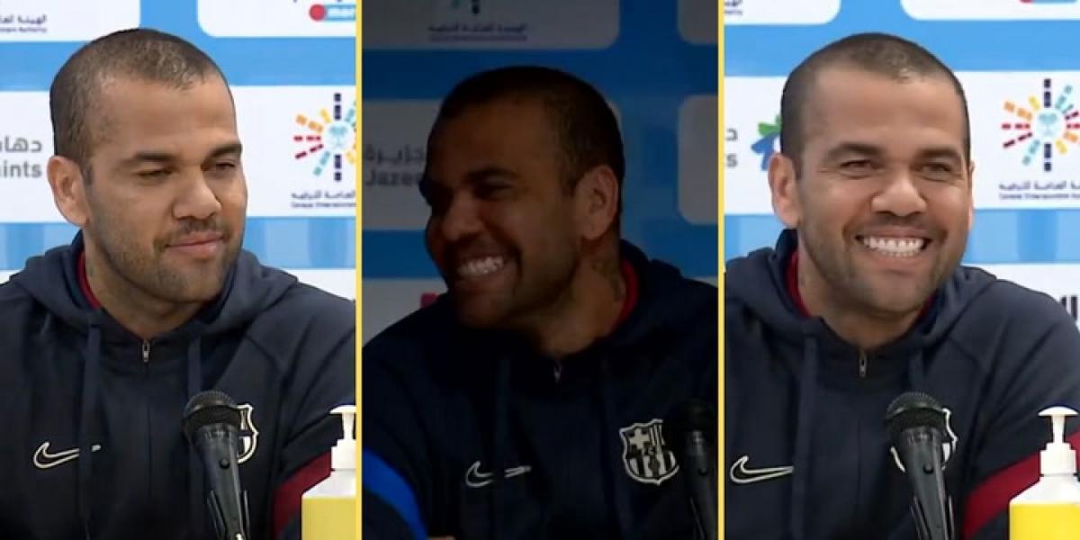 ¡Dani Alves es único! Se va la luz en plena rueda de prensa y ésta es su reacción