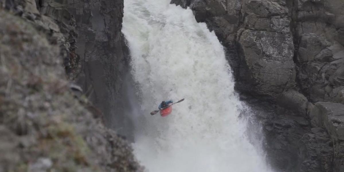 Un piragüista español redefine los límites del kayak extremo en Islandia