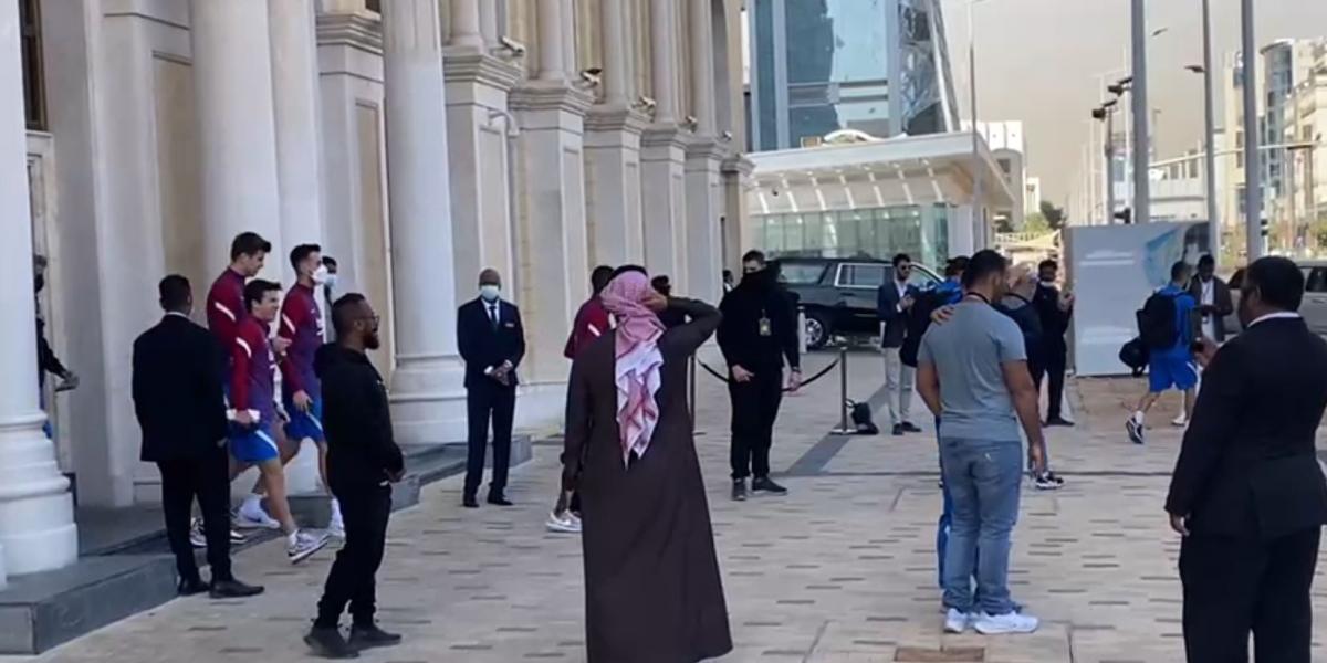 Última sesión del Barça antes de medirse a Boca por Maradona