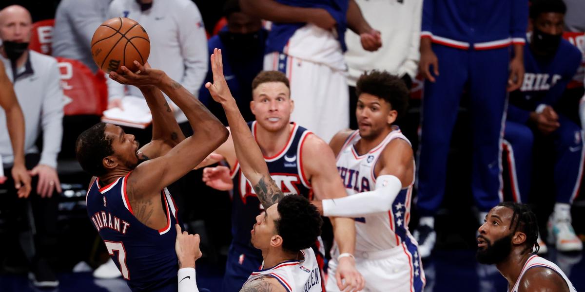 Durant carga con los Nets en otro triunfo clave sobre los Sixers