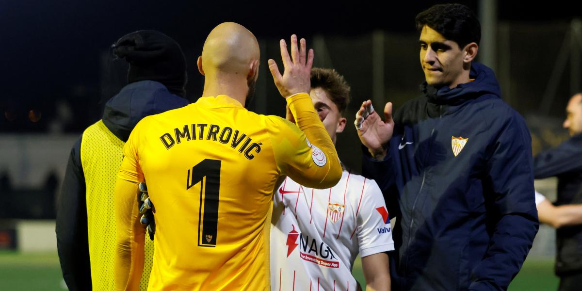 El Sevilla recibe al Atleti con dos viejos conocidos en la puerta