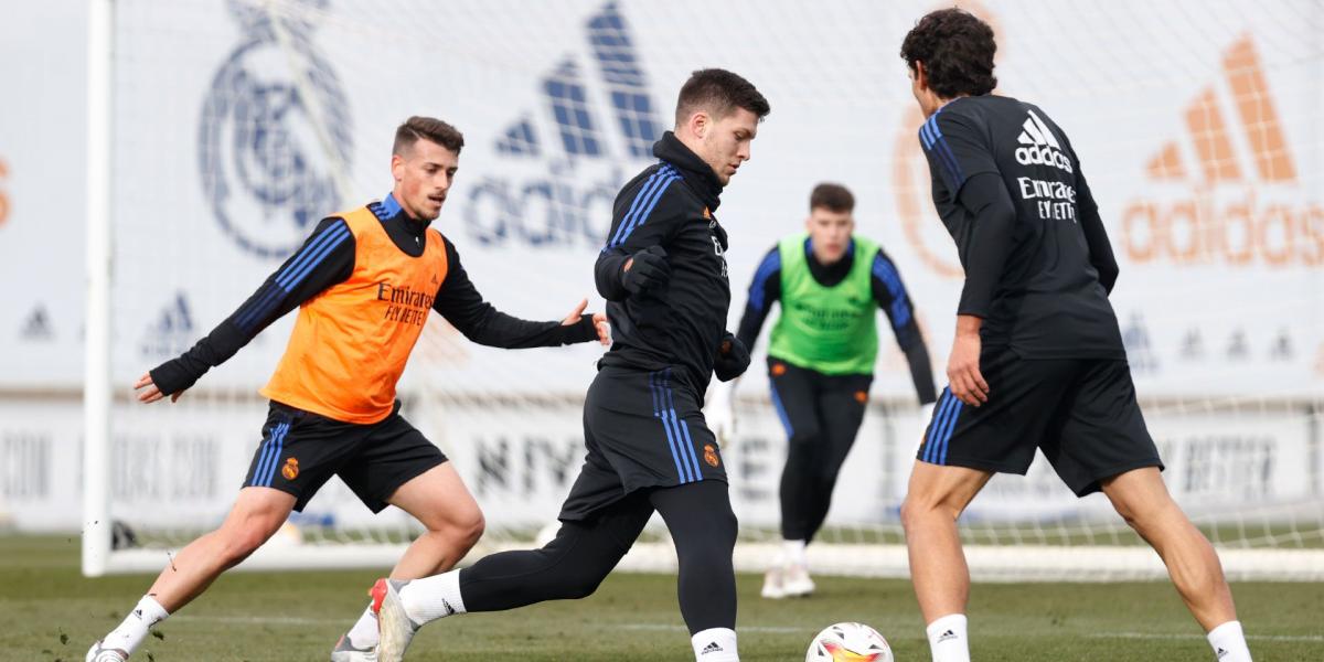 Ancelotti recupera a Mariano y el Real Madrid teme el positivo de Isco