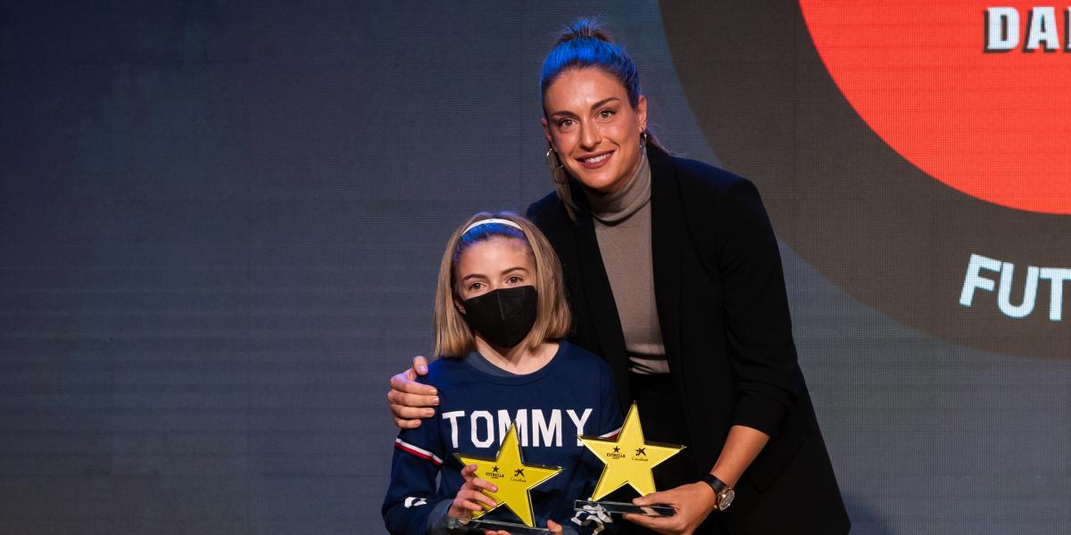 Alexia Putellas reina en la Gala de les Estrelles del fútbol catalán