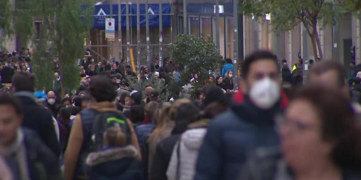 Auge de la ómicron: España bate el récord de contagios antes de Nochevieja