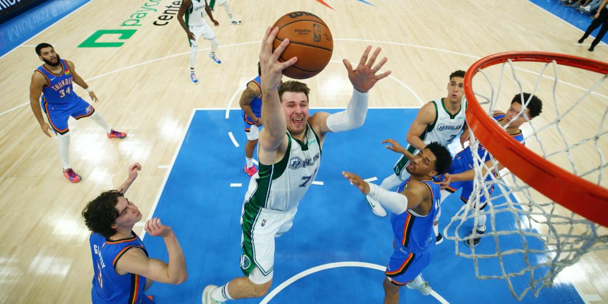 Doncic roza el triple-doble y gana tras perderse 10 partidos por covid y lesión