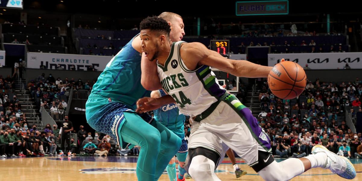 Anteto se queda corto pese a sus 43 puntos contra los Hornets