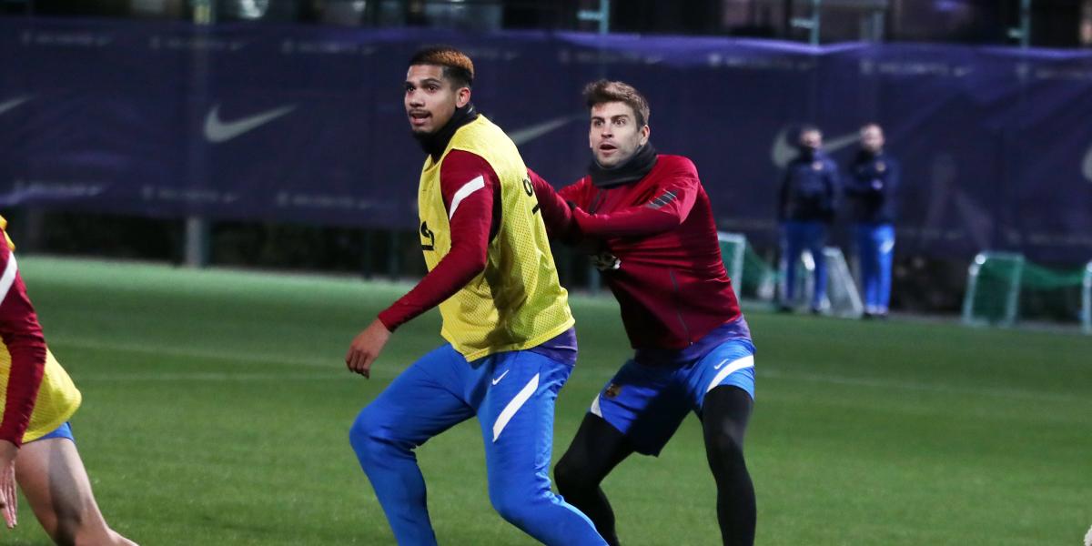 ¡Araujo y Frenkie de Jong aprietan para jugar en la Supercopa!