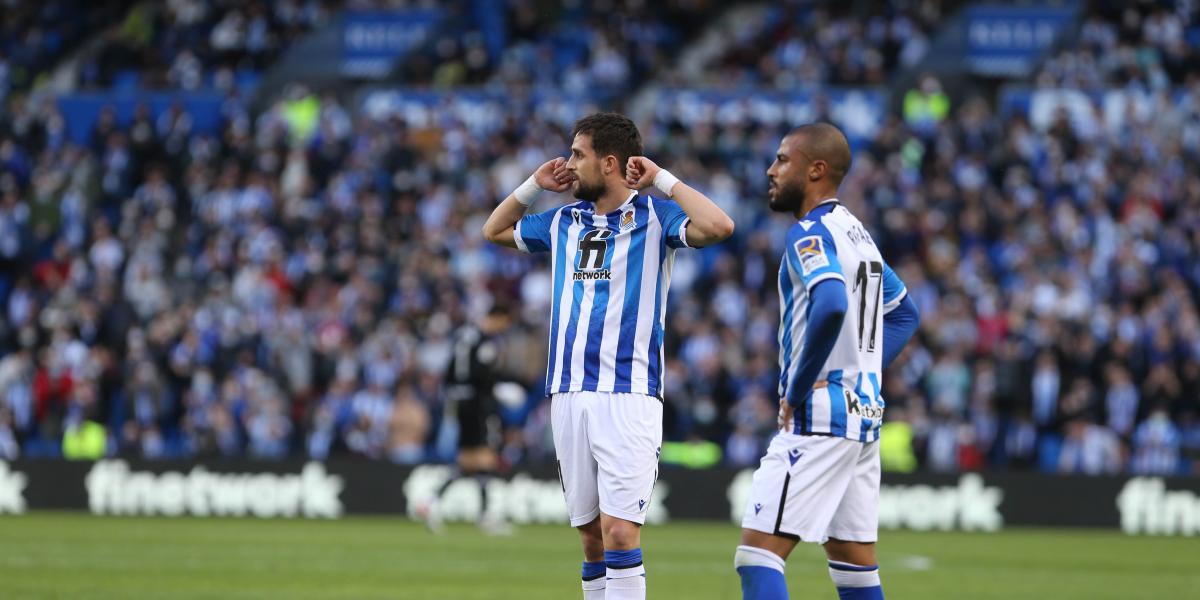 Januzaj alumbra la pizarra de Imanol