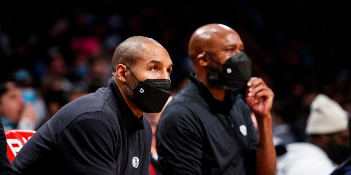 La NBA multa a un asistente de los Nets por interferir en una jugada decisiva