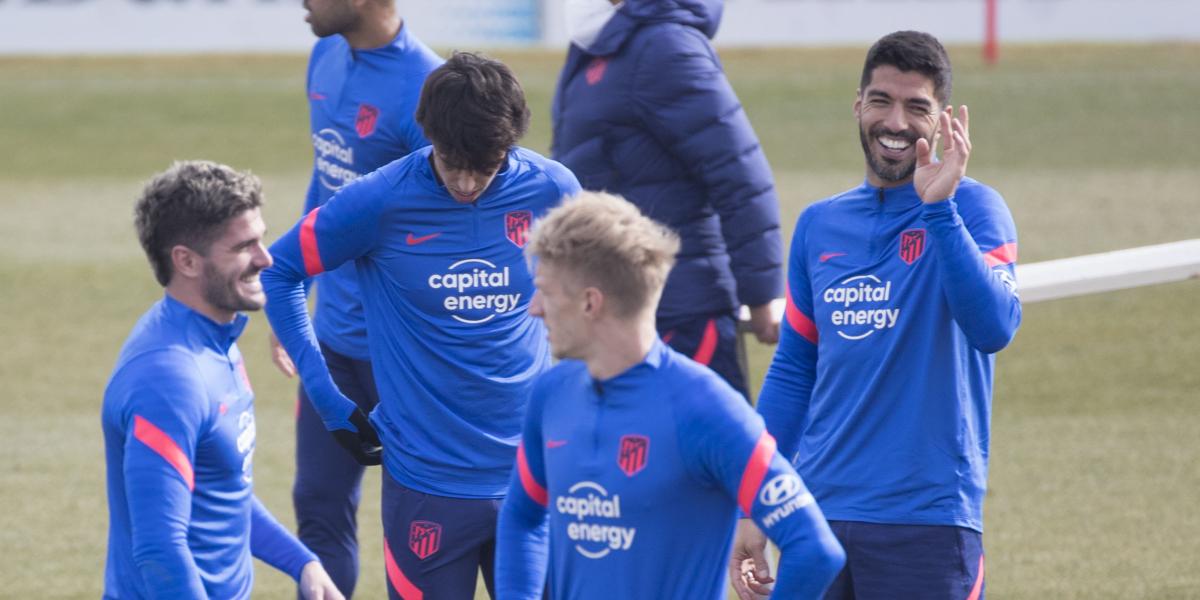 El reencuentro de Suárez con un Camp Nou lleno