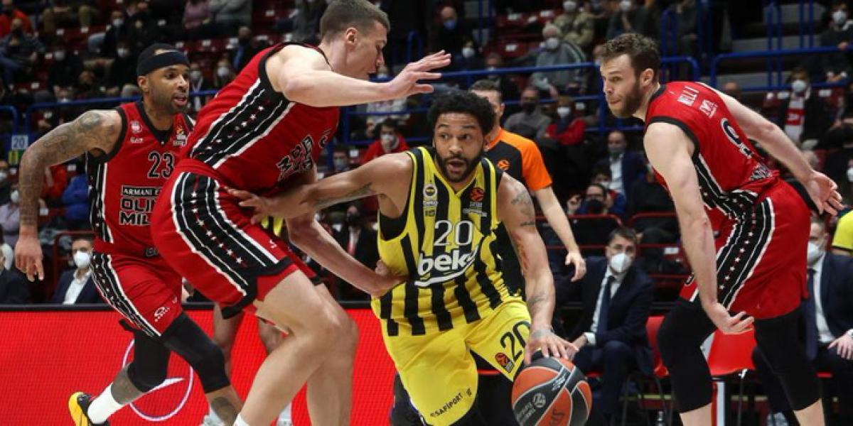 Así fue la tangana final en el Armani Milan-Fenerbahçe