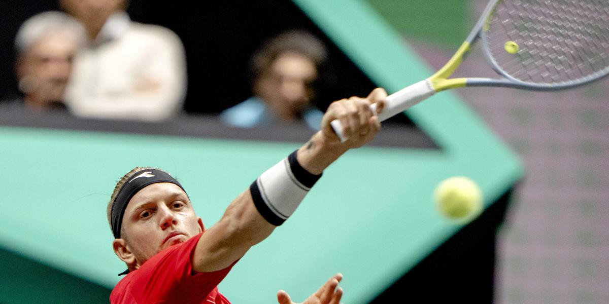 Derrota de Davidovich tras exigir a Tsitsipas 2h.40 de lucha