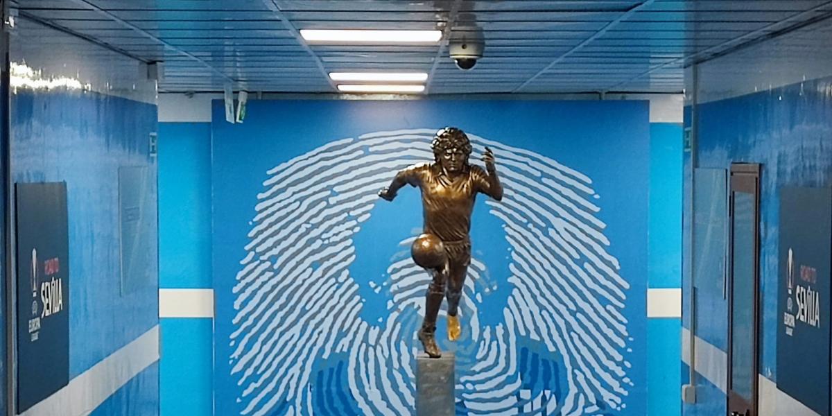 En Nápoles, contra el Nápoles y sin homenaje a Maradona