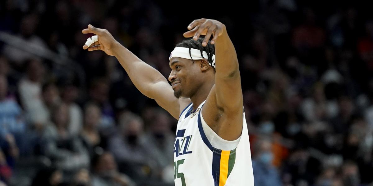 El banquillo de los Jazz sorprende a los Suns