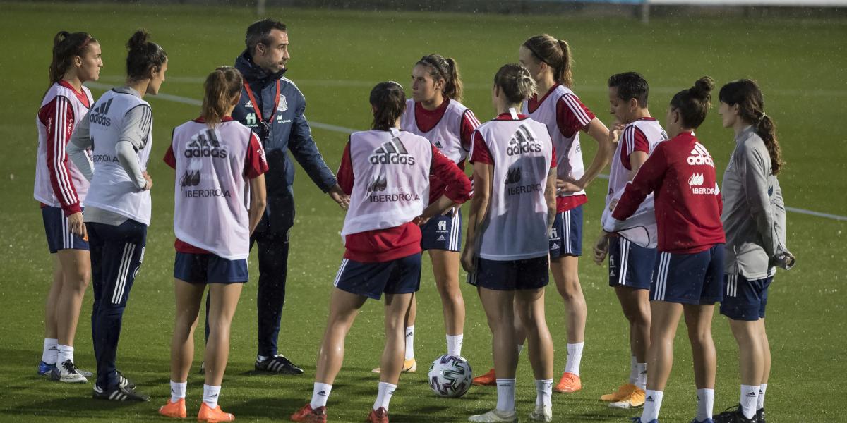 España asciende a la séptima plaza del ranking FIFA, igual que el masculino