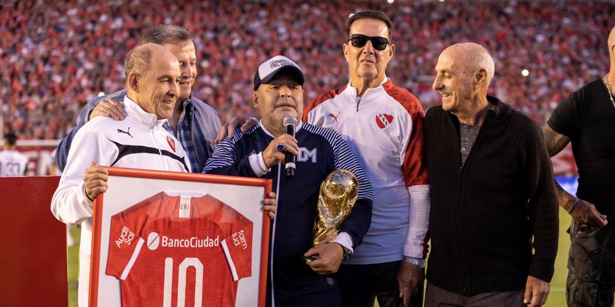 Los One Club Woman/Man 2022 del Athletic van antes que los 2020