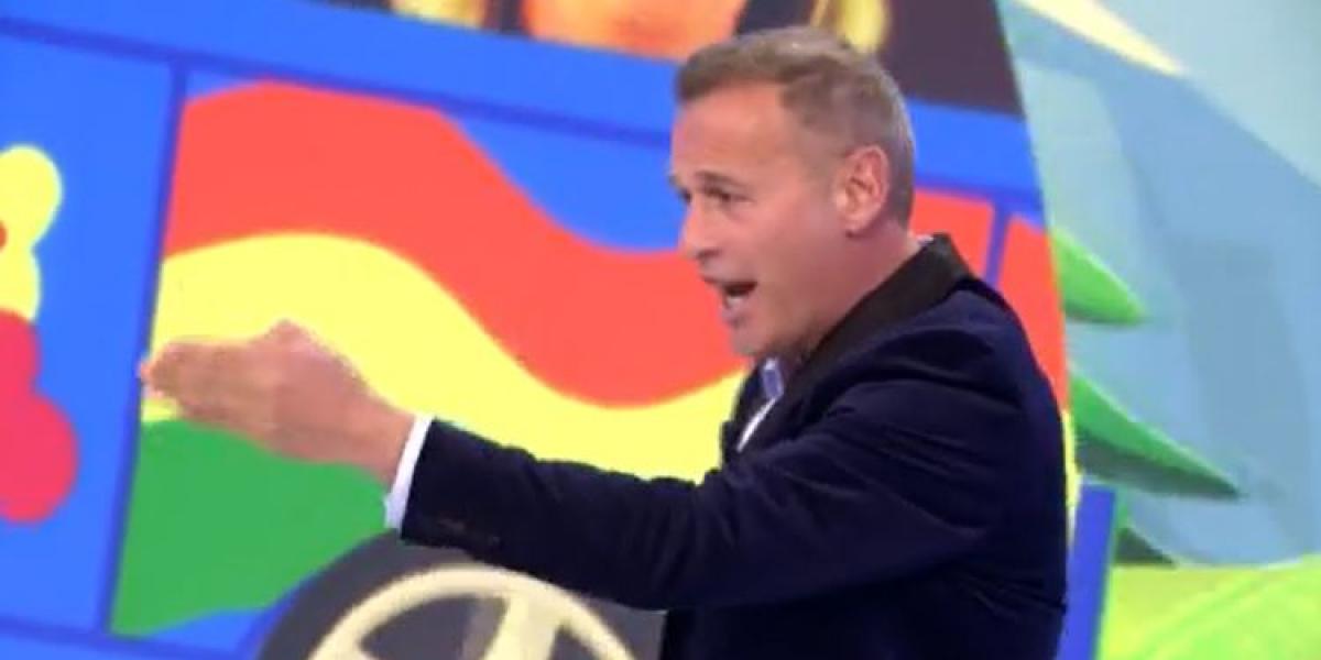 Carlos Lozano nos sorprende a todos presentando Sálvame Deluxe