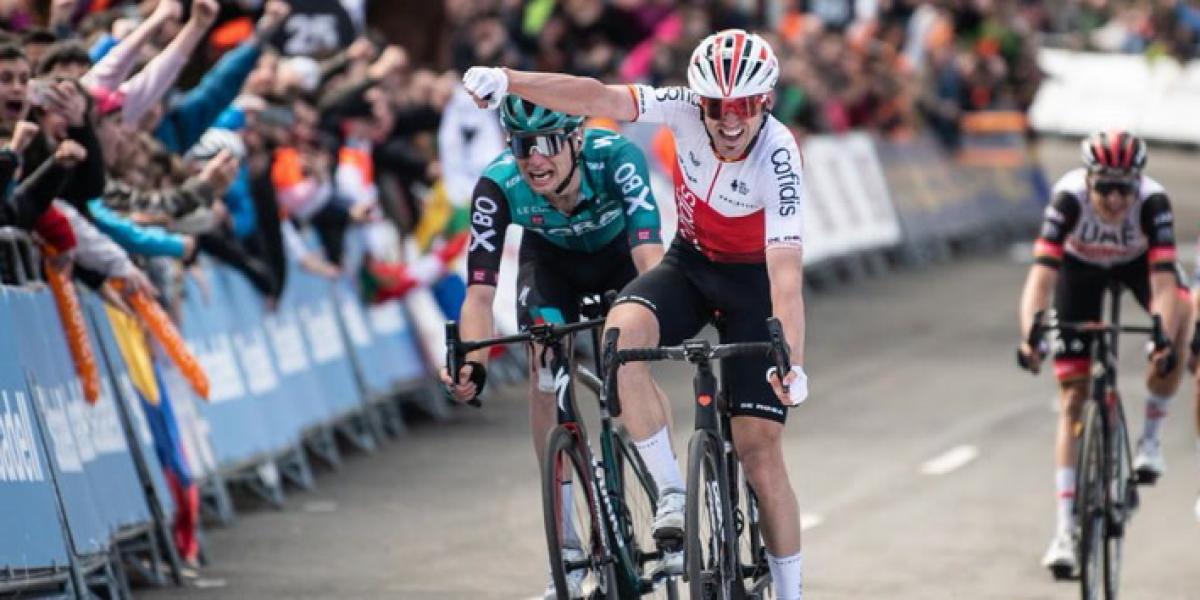 Ion Izagirre gana en Arrate y Felipe Martínez se lleva la Itzulia en un cierre espectacular