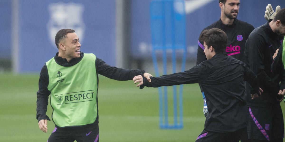Las opciones en el lateral derecho tras el adiós a Alves