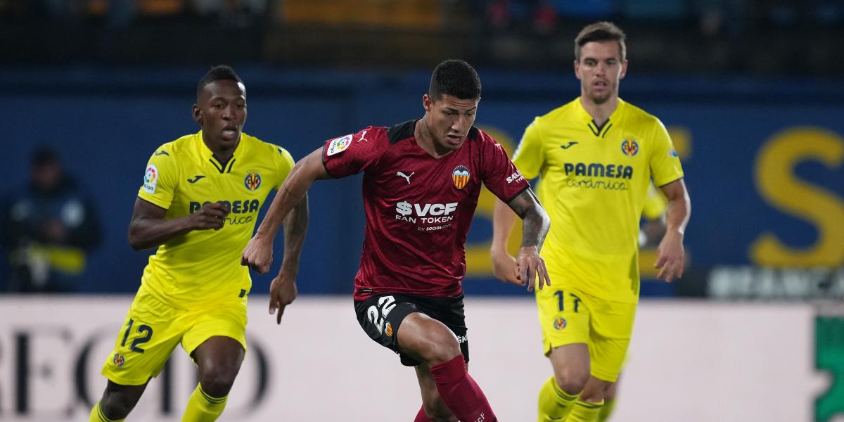 Arriesgada apuesta por el toque y aparición de Marcos André en el Valencia