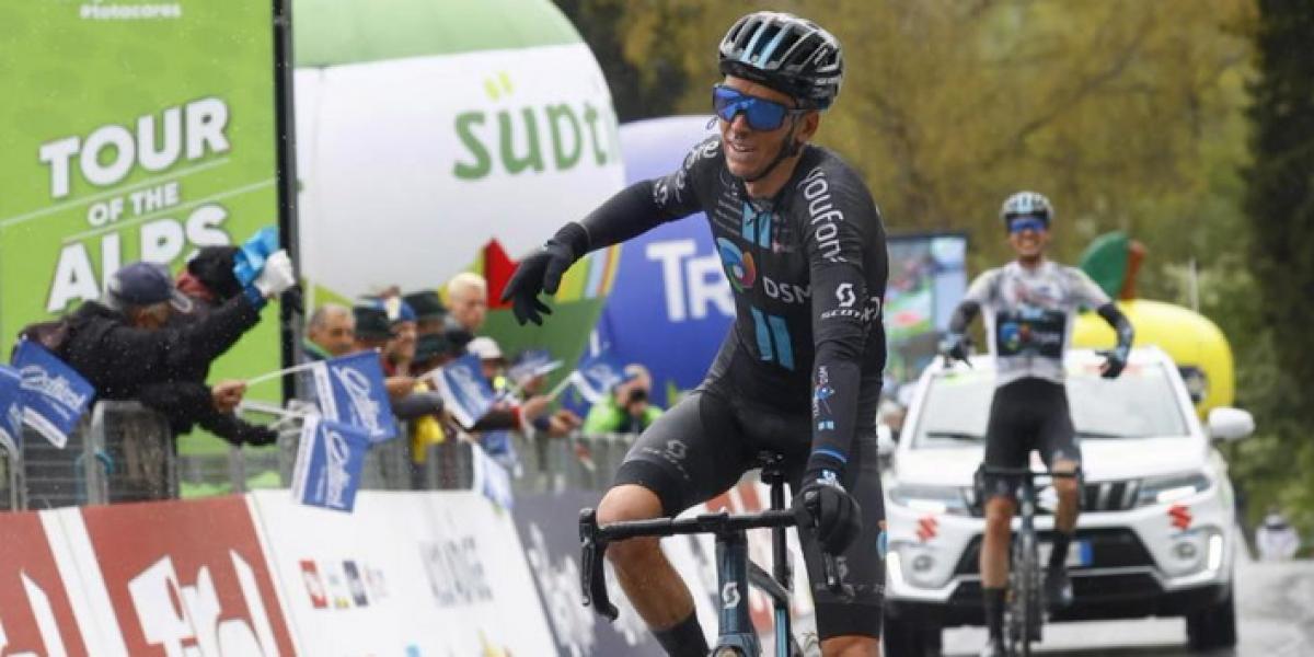 Bardet arrebata a Bilbao la victoria final en el Tour de los Alpes tras un etapón que se llevó Pinot