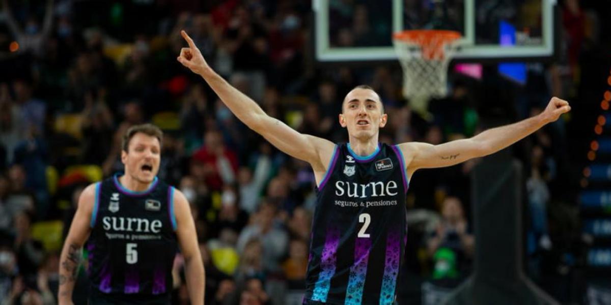 El Surne Bilbao celebra la salvación en partido adelantado ante el Tenerife