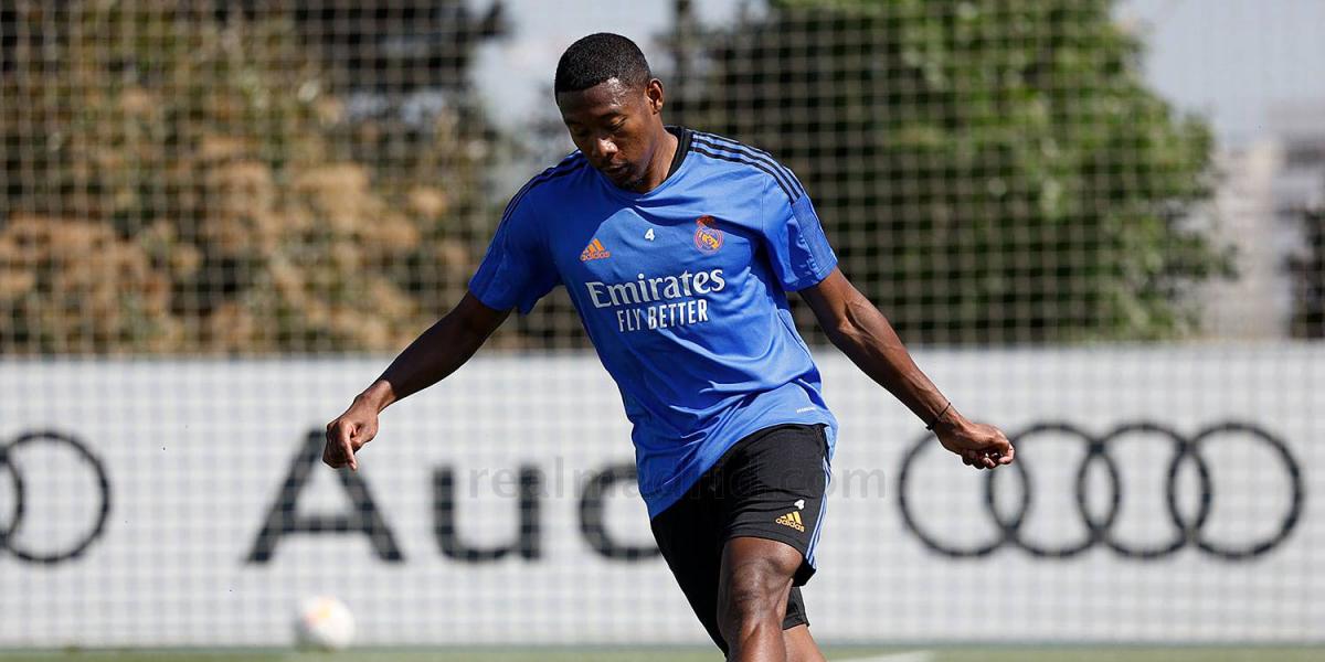 Alaba ya toca balón y apunta al Betis