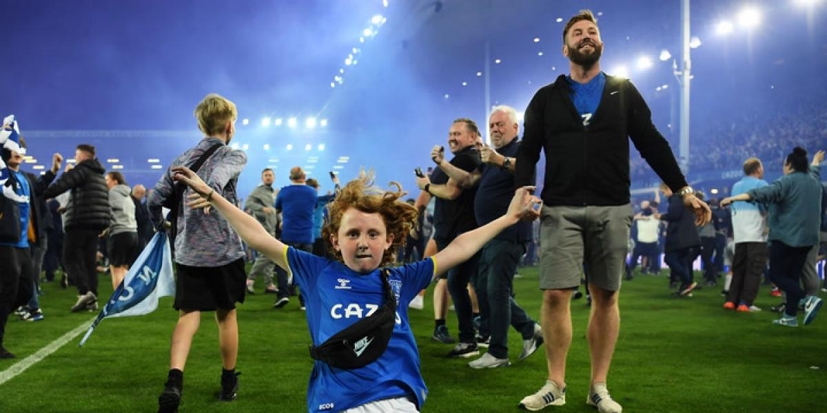 El Everton sella la permanencia y éxtasis en Goodison Park