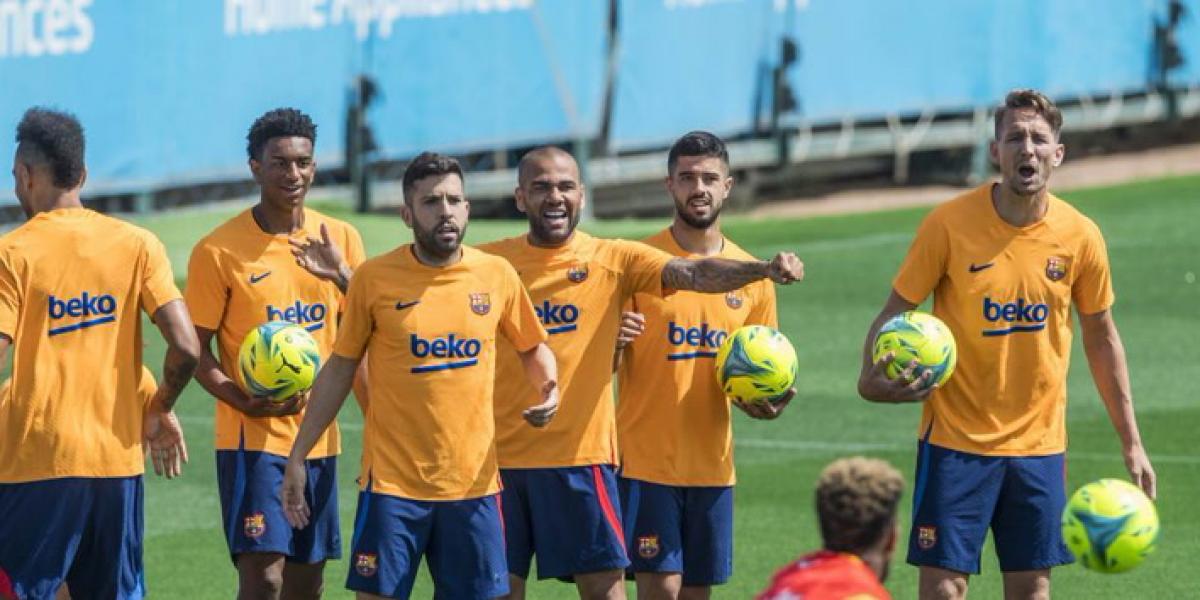 Araujo entra en la lista ante el Villarreal y también Jandro