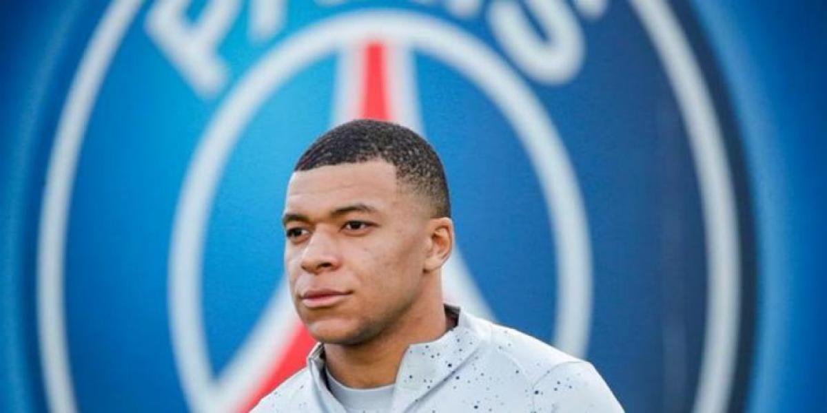 ¡Mbappé se queda en el PSG!
