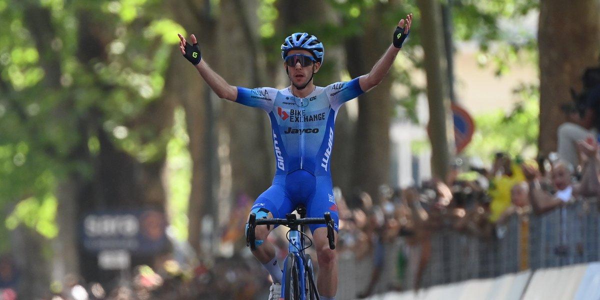 Simon Yates abandona el Giro de Italia por los reiterados problemas de rodilla