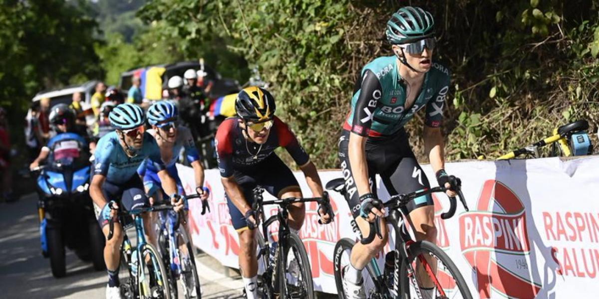 Yates gana una etapa espectacular, Carapaz ya manda en el Giro y Landa da un paso atrás