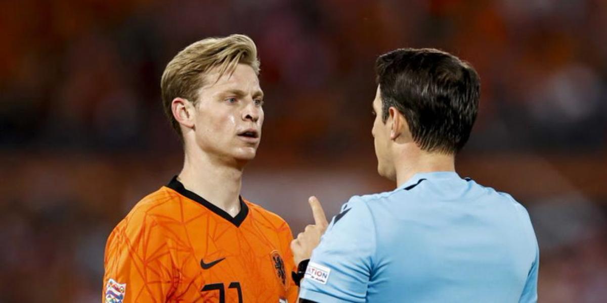 De Jong: Claro que me gustaría tener a Lewandowski en mi equipo