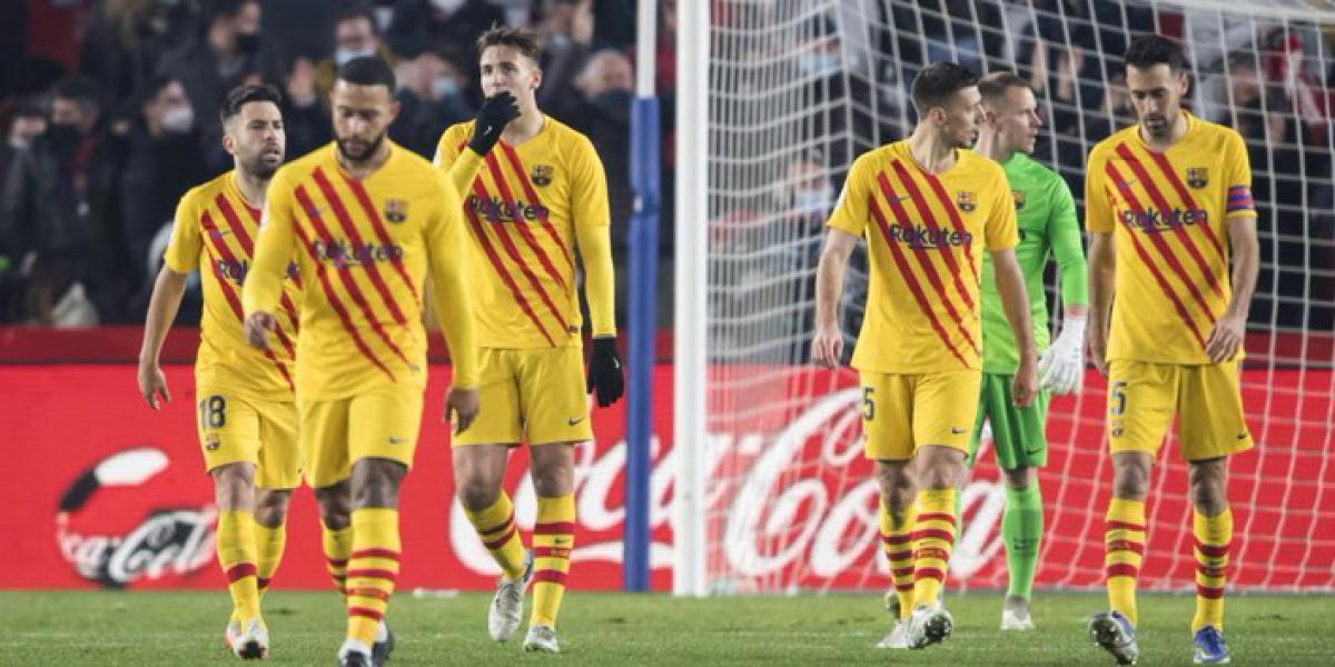 Clément Lenglet, Miralem Pjanic y Nico González se ejercitan con el Barça.mp4