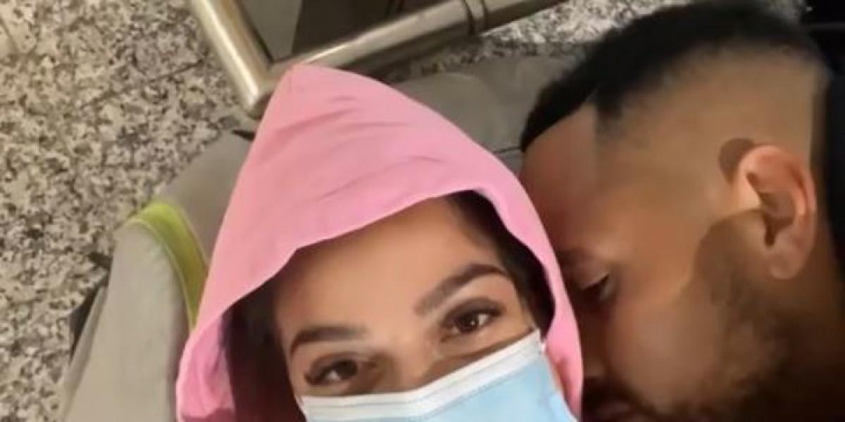 La última de Nick Kyrgios: durmiendo en el suelo del aeropuerto de Toronto junto a su novia