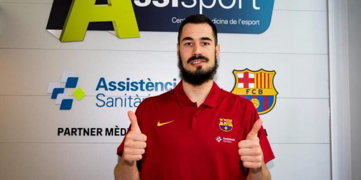 Nikola Kalinic pasa la revisión médica y firma por el Barça