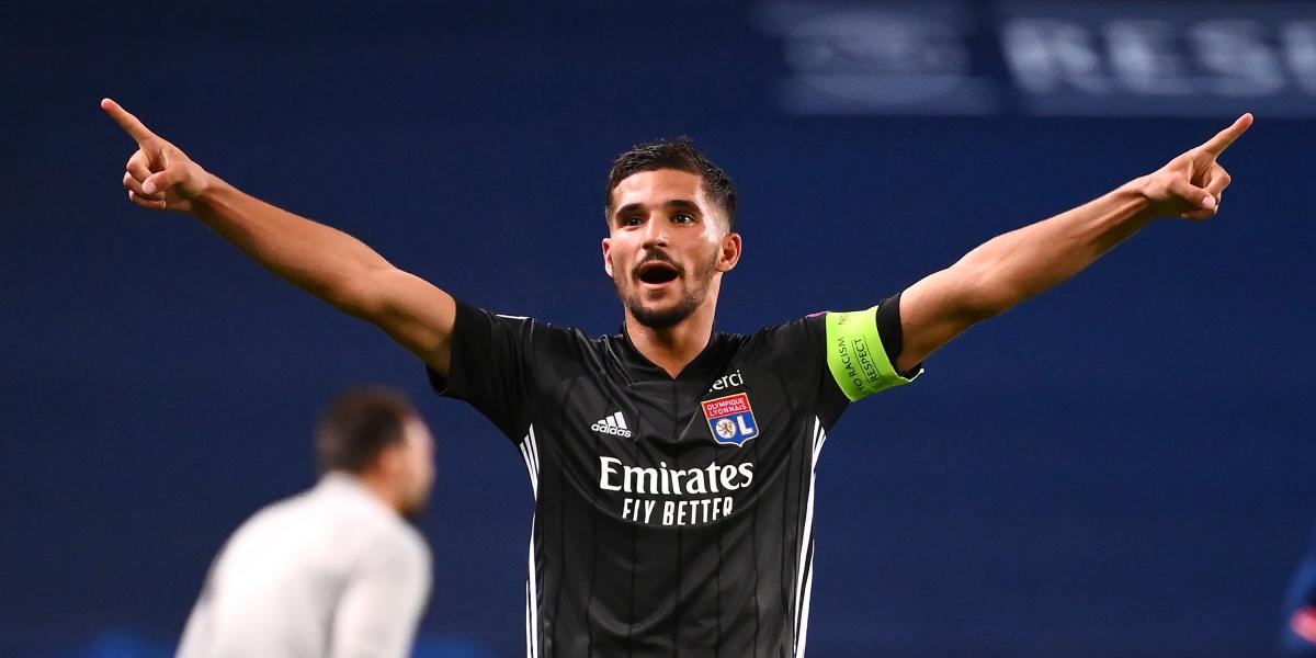 La salida de Aouar al Betis no ha progresado mucho